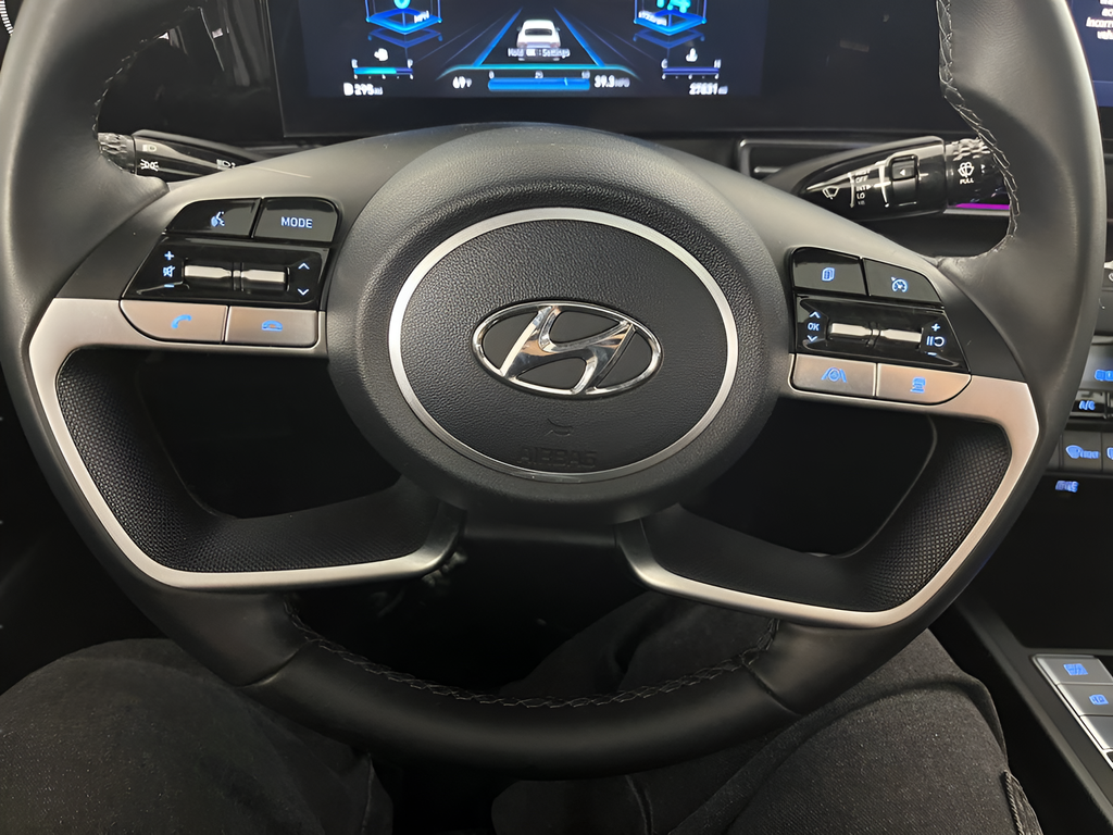 Used 2023 Fluid Metal Hyundai Limited image 20