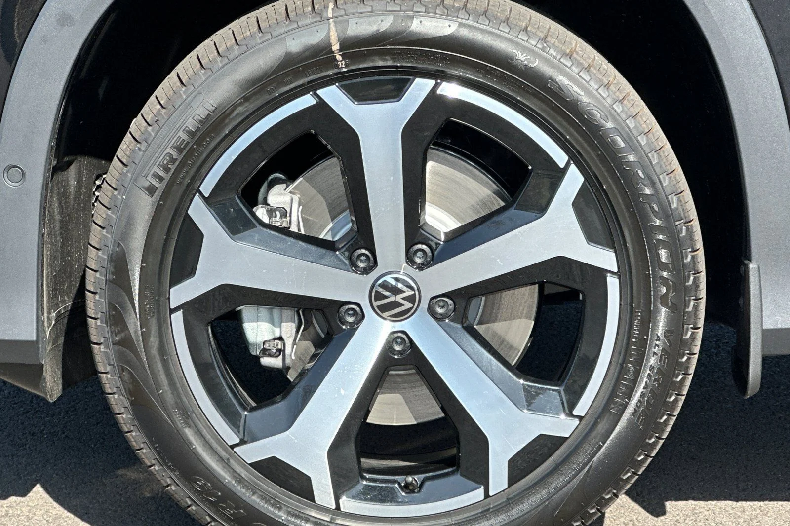 New 2026 Black Volkswagen 2.0T SE image 23