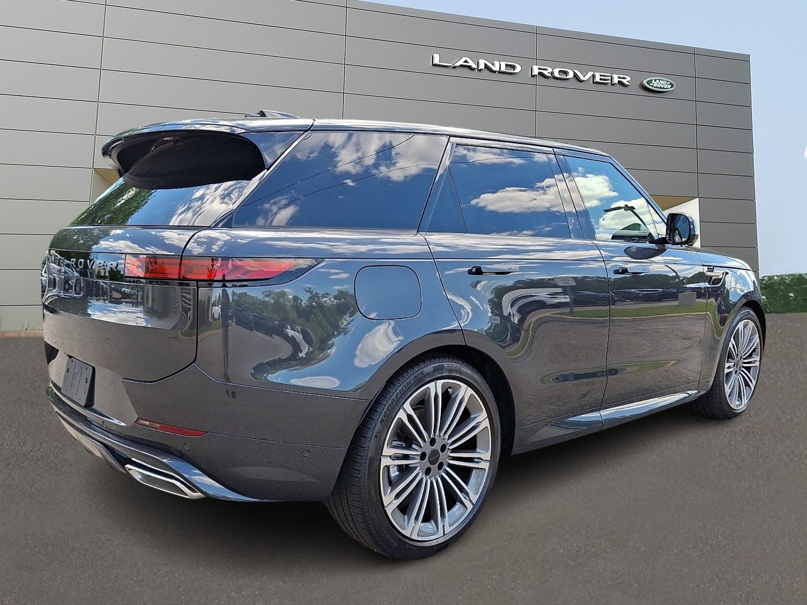 New 2026 Carpathian Grey Land Rover P400 Dynamic SE image 2