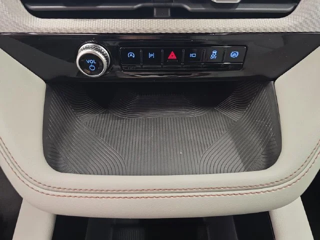 New 2027 Carbonized Gray Metallic Ford Active image 28