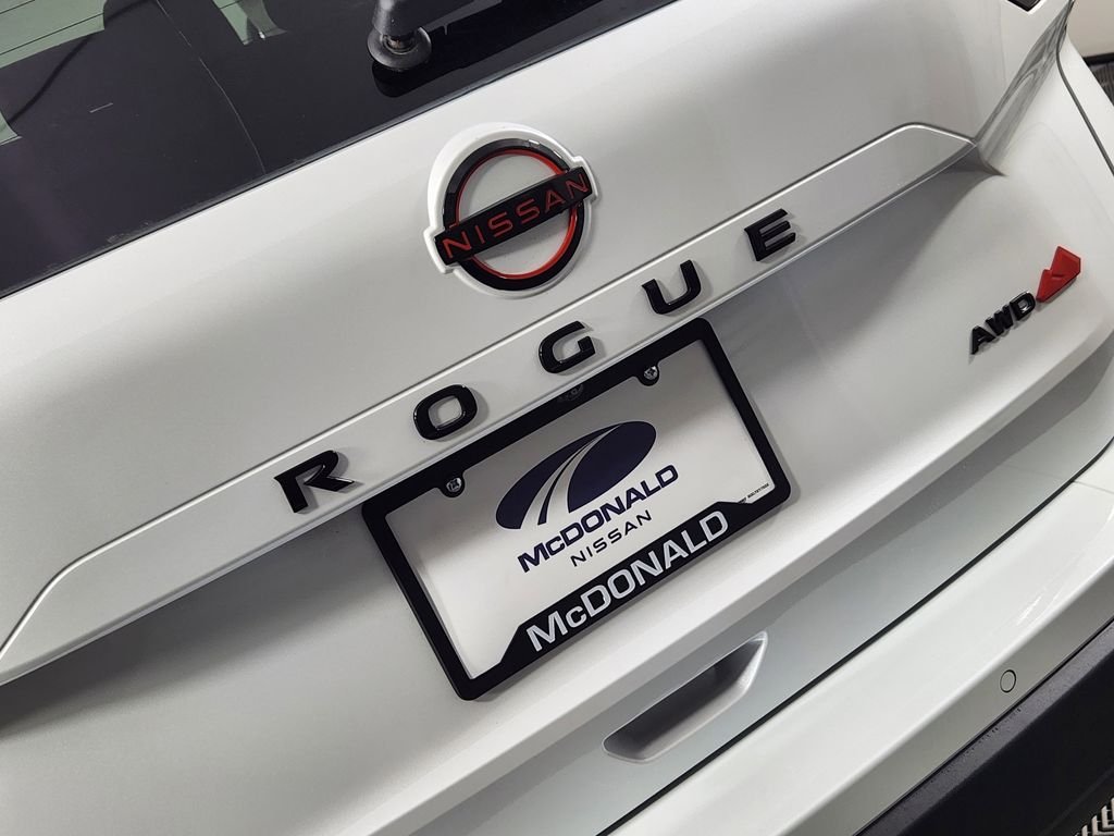 New 2026 White Nissan Rock Creek image 8
