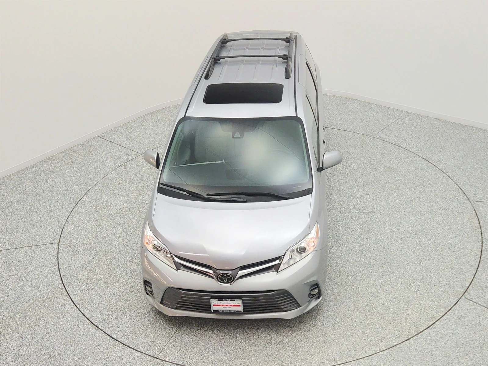 Used 2018 Silver Sky Metallic Toyota XLE Premium image 23