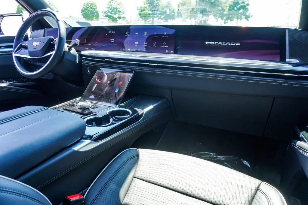 Used 2025 White Cadillac Sport image 13