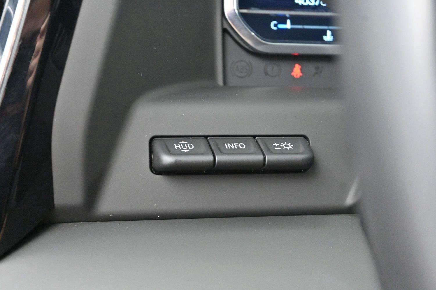 Used 2025 Summit White GMC Denali Ultimate image 29