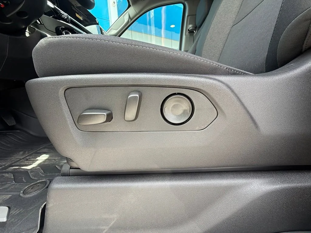 New 2026 Summit White GMC Elevation image 33