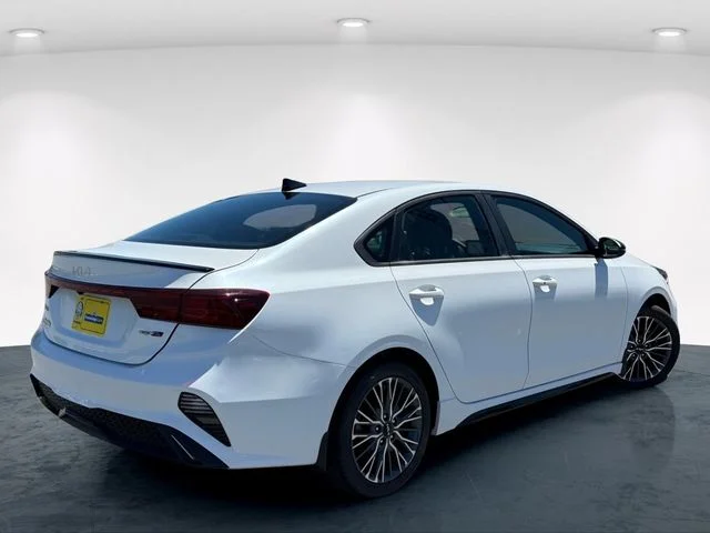 Used 2023 White Kia GT-Line image 8