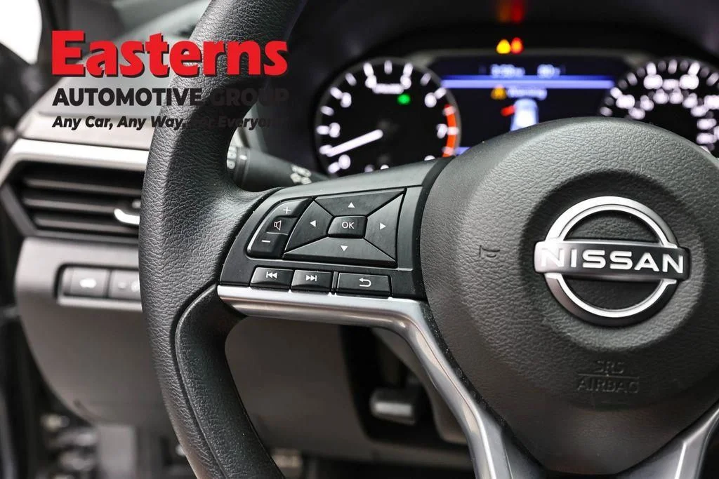 Used 2025 Gray Nissan 2.5 SV image 17