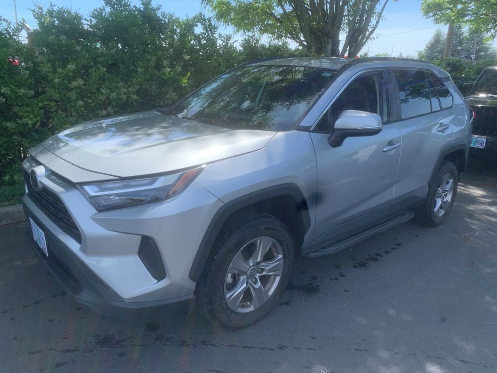 2022 Toyota RAV4 XLE AWD's photo