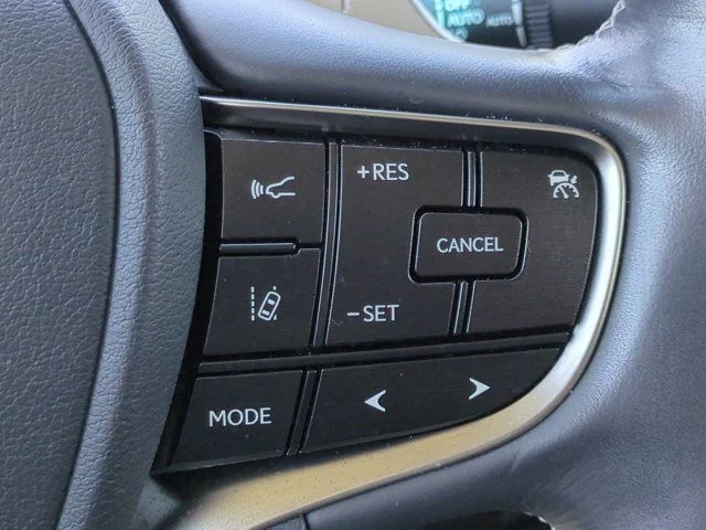 Used 2019 Silver Lexus 350 Luxury image 25
