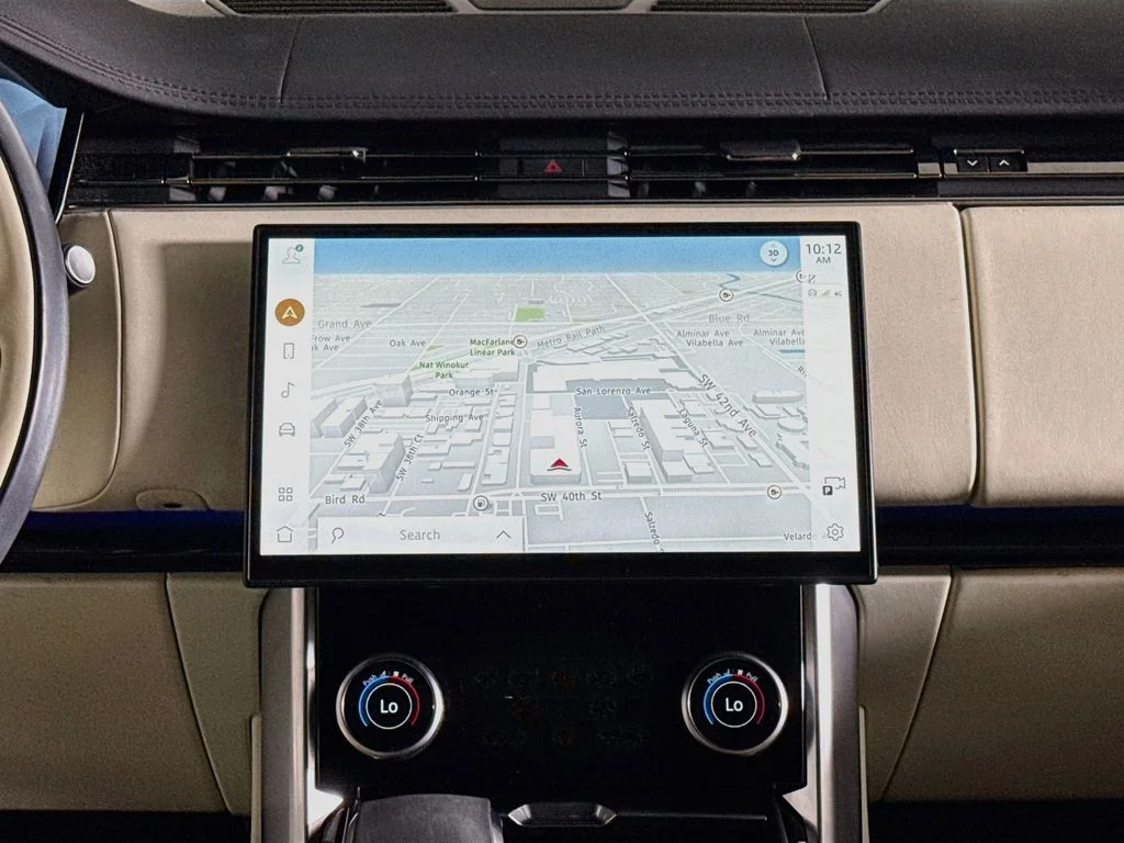 Used 2023 Blue Land Rover SE image 13