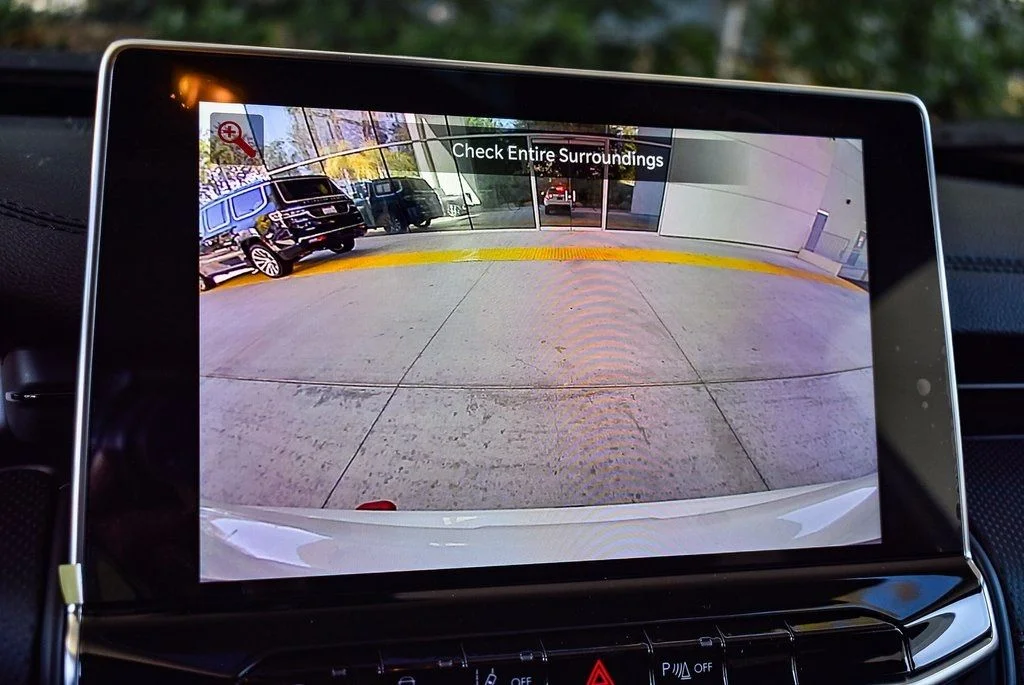 New 2026 Bright White Clear-Coat Exterior Paint Jeep Trailhawk image 18
