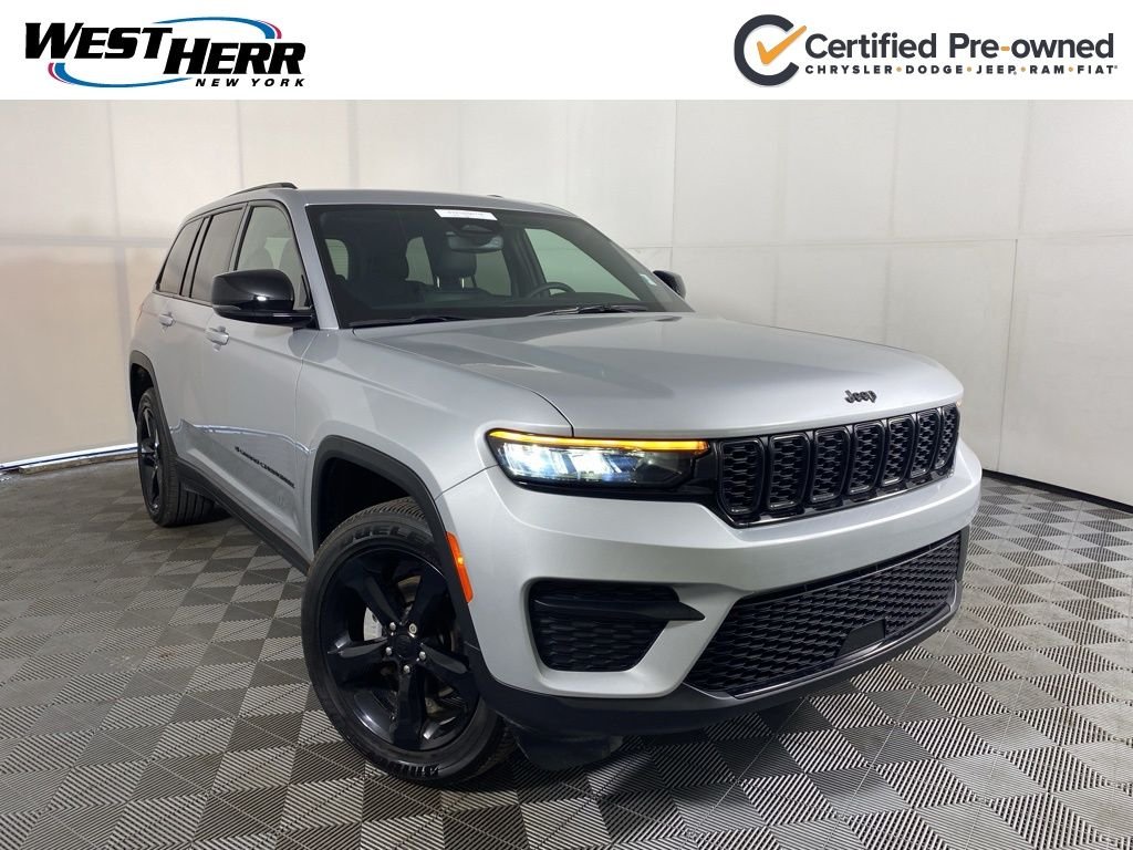 Used 2024 Silver Jeep Altitude X image 1
