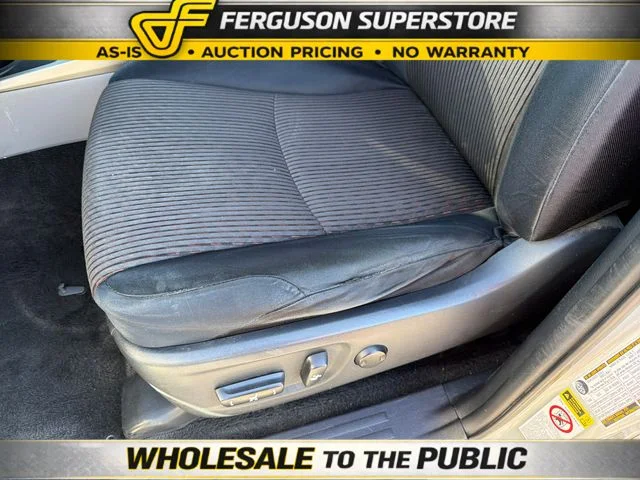 Used 2011 Silver Toyota SR5 image 19