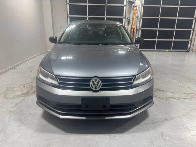 Used 2015 Gray Volkswagen 1.8T SE image 3