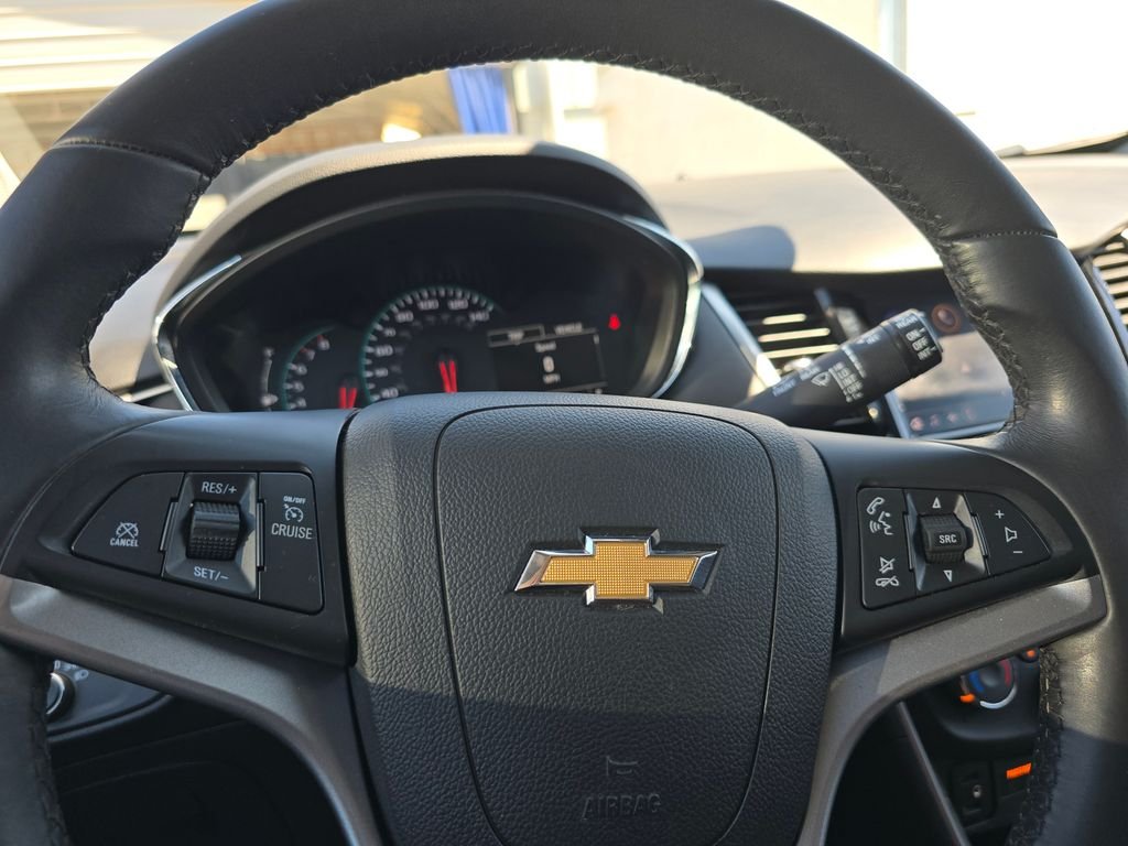 Used 2022 White Chevrolet LT image 22