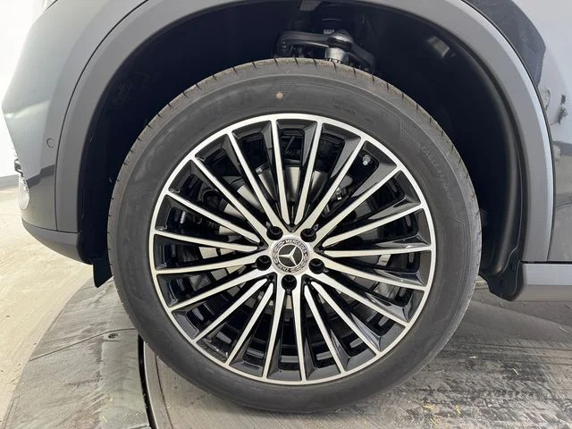 New 2027 Gray Mercedes-Benz GLC 300 image 10