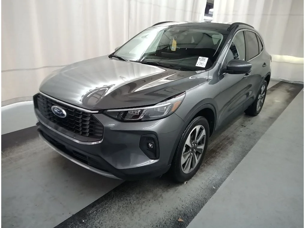 2025 Ford Escape Platinum AWD's photo