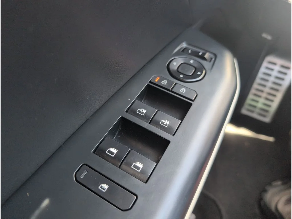 New 2025 Snow White Pearl Kia GT-Line Turbo image 12