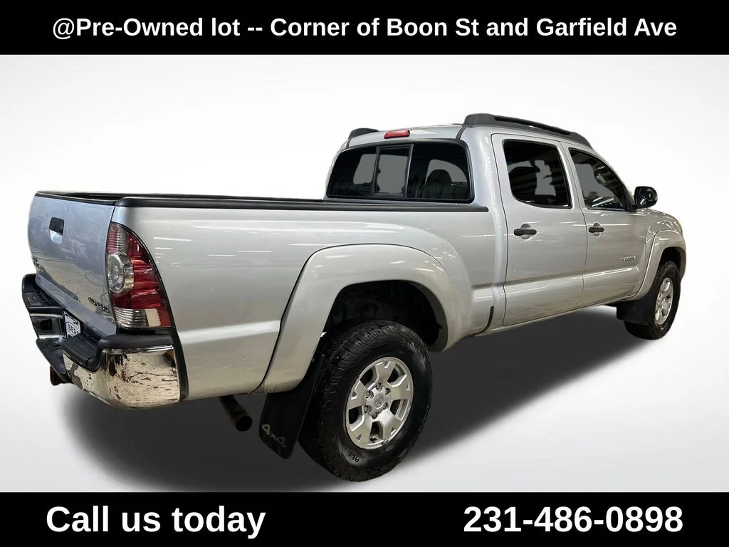 Used 2009 Silver Toyota Base image 5