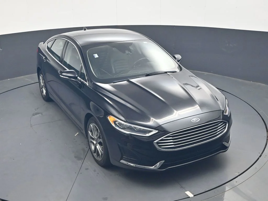 Used 2019 Black Ford SEL image 33