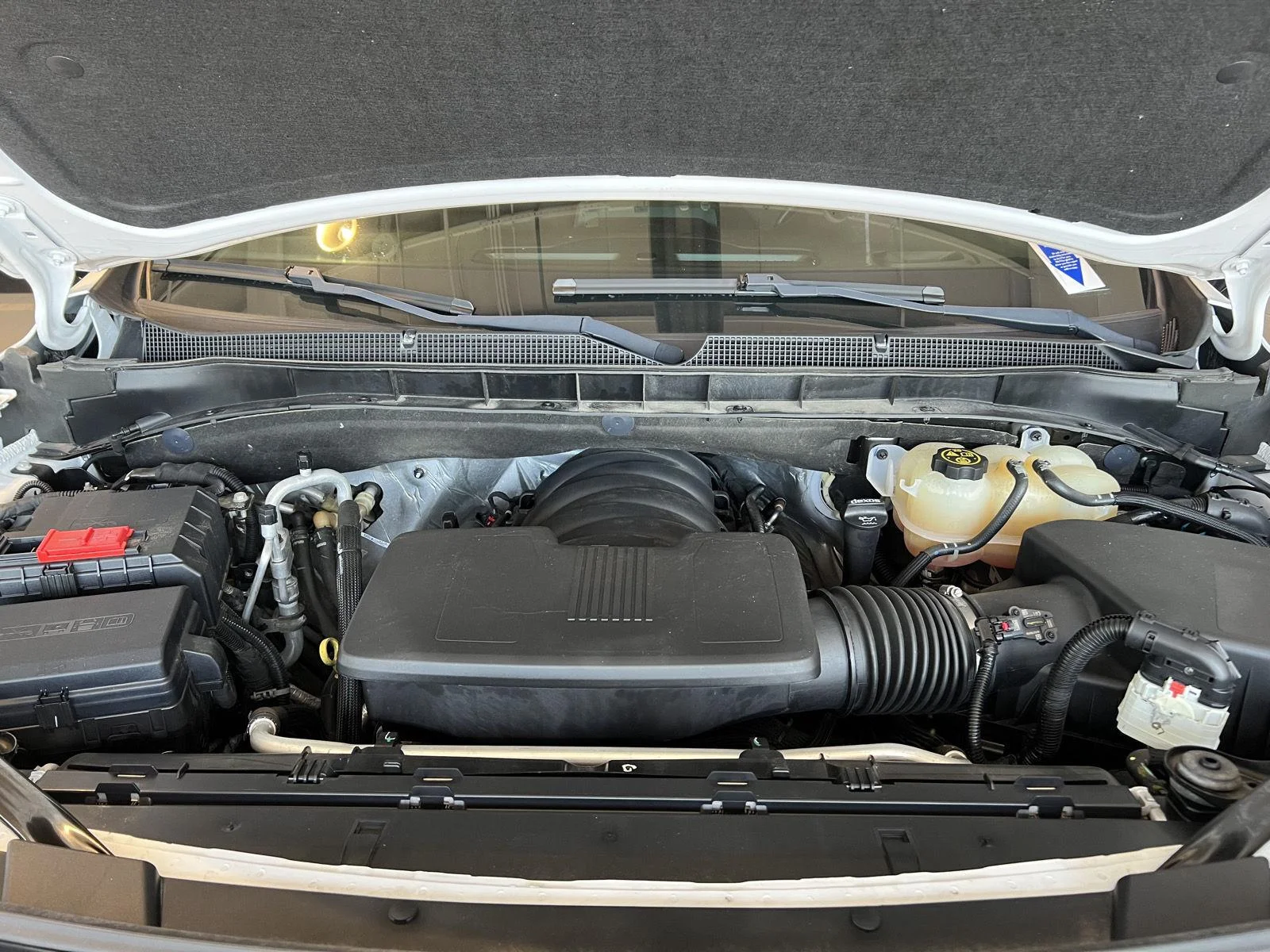 Used 2022 Summit White Chevrolet Z71 image 15