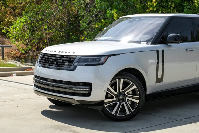 2023 Land Rover Range Rover 3