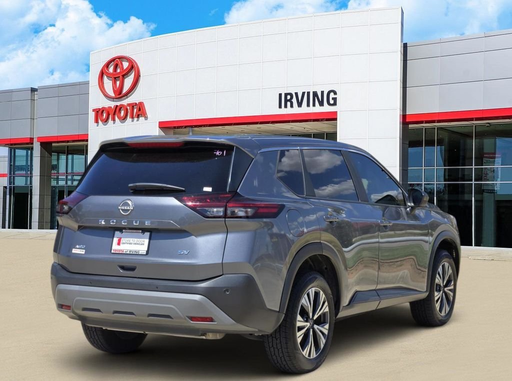 Used 2023 Gray Nissan SV image 4