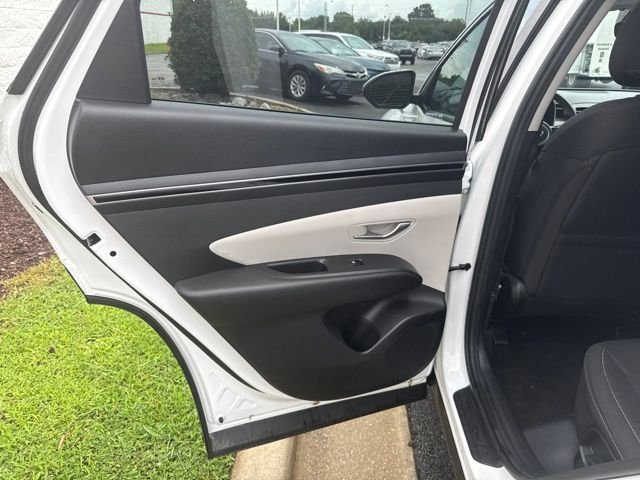 Used 2024 White Hyundai SEL image 15