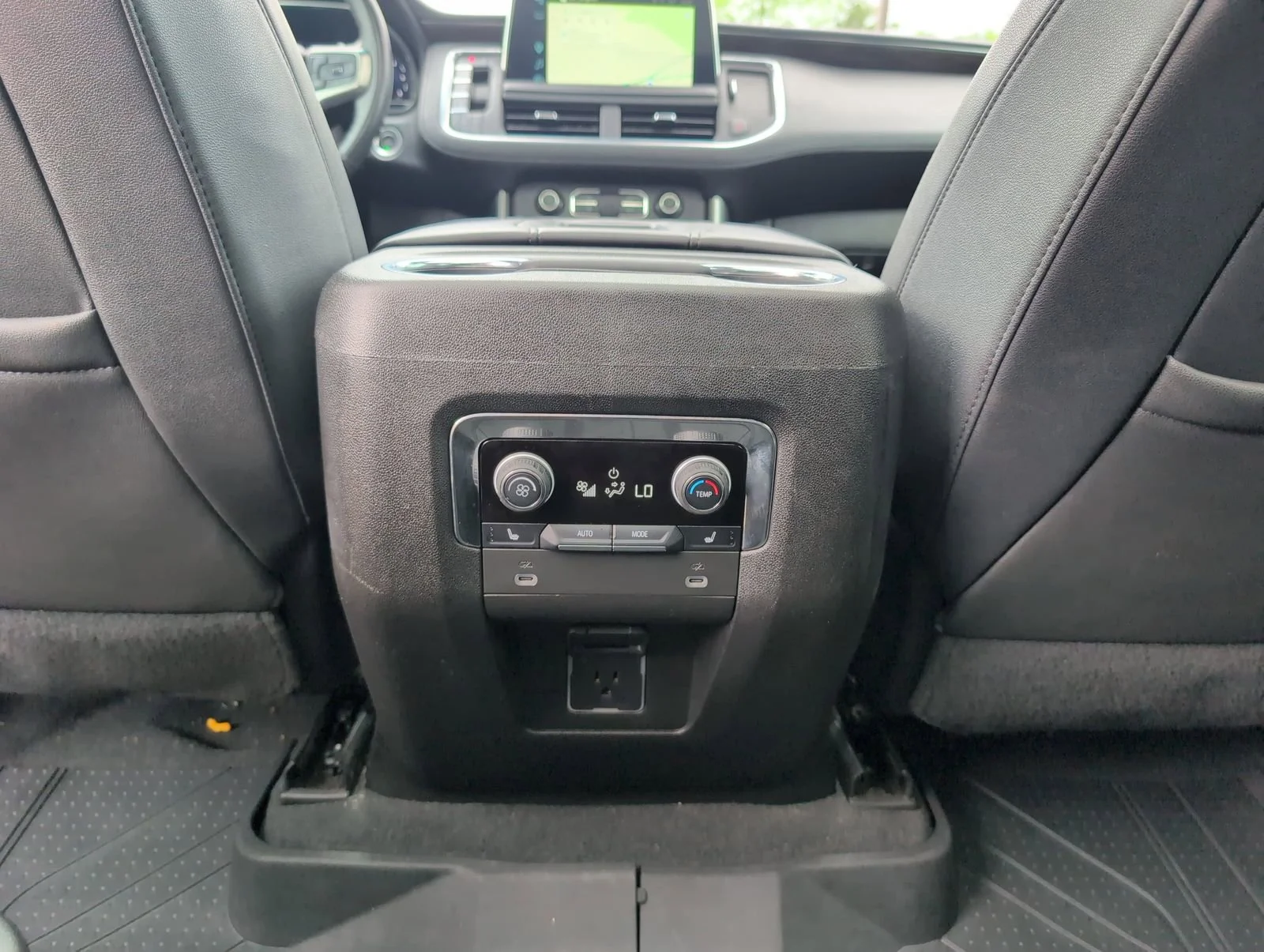 Used 2022 Black Chevrolet Z71 image 31