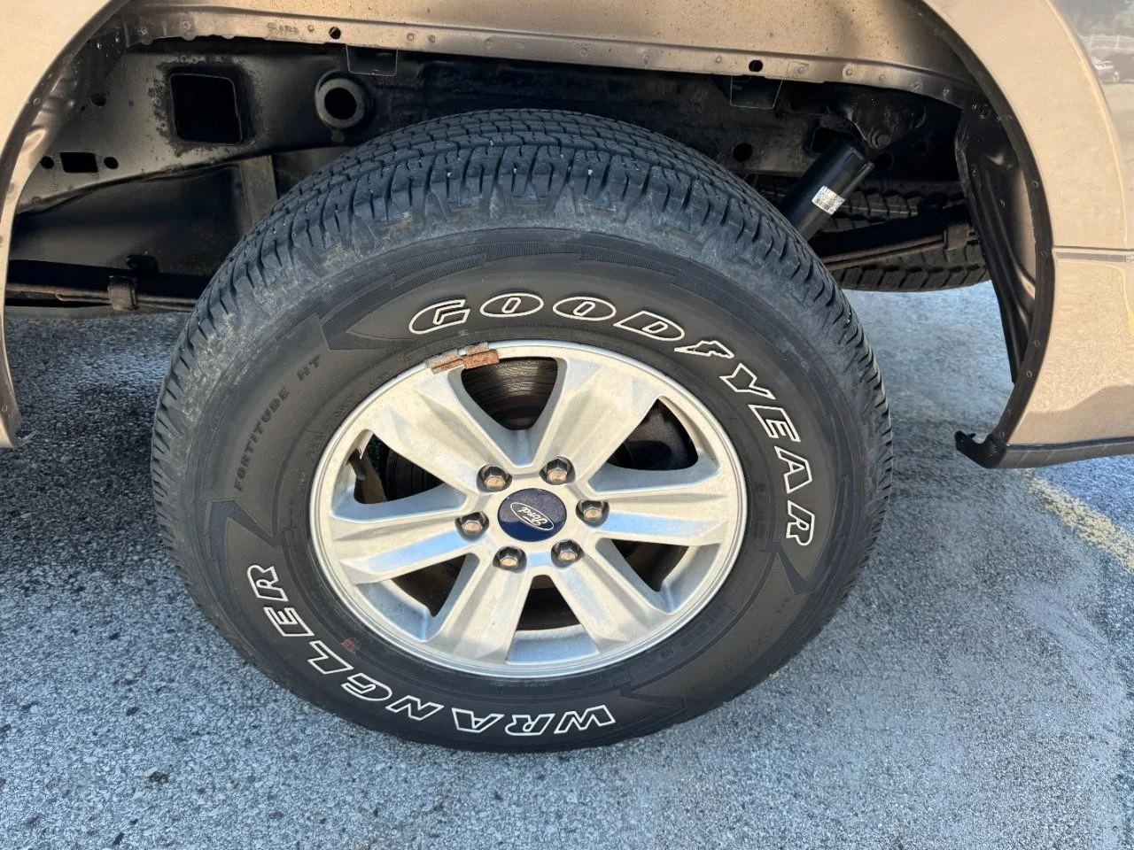 Used 2018 Stone Gray Ford 4WD SuperCab 6.5' Box image 6