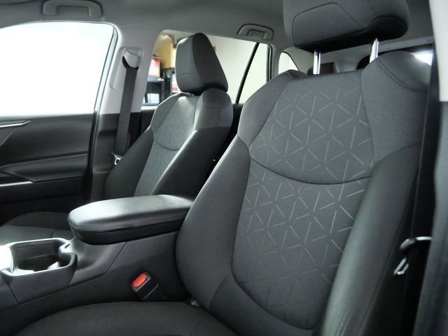 Used 2020 Black Toyota XLE image 17
