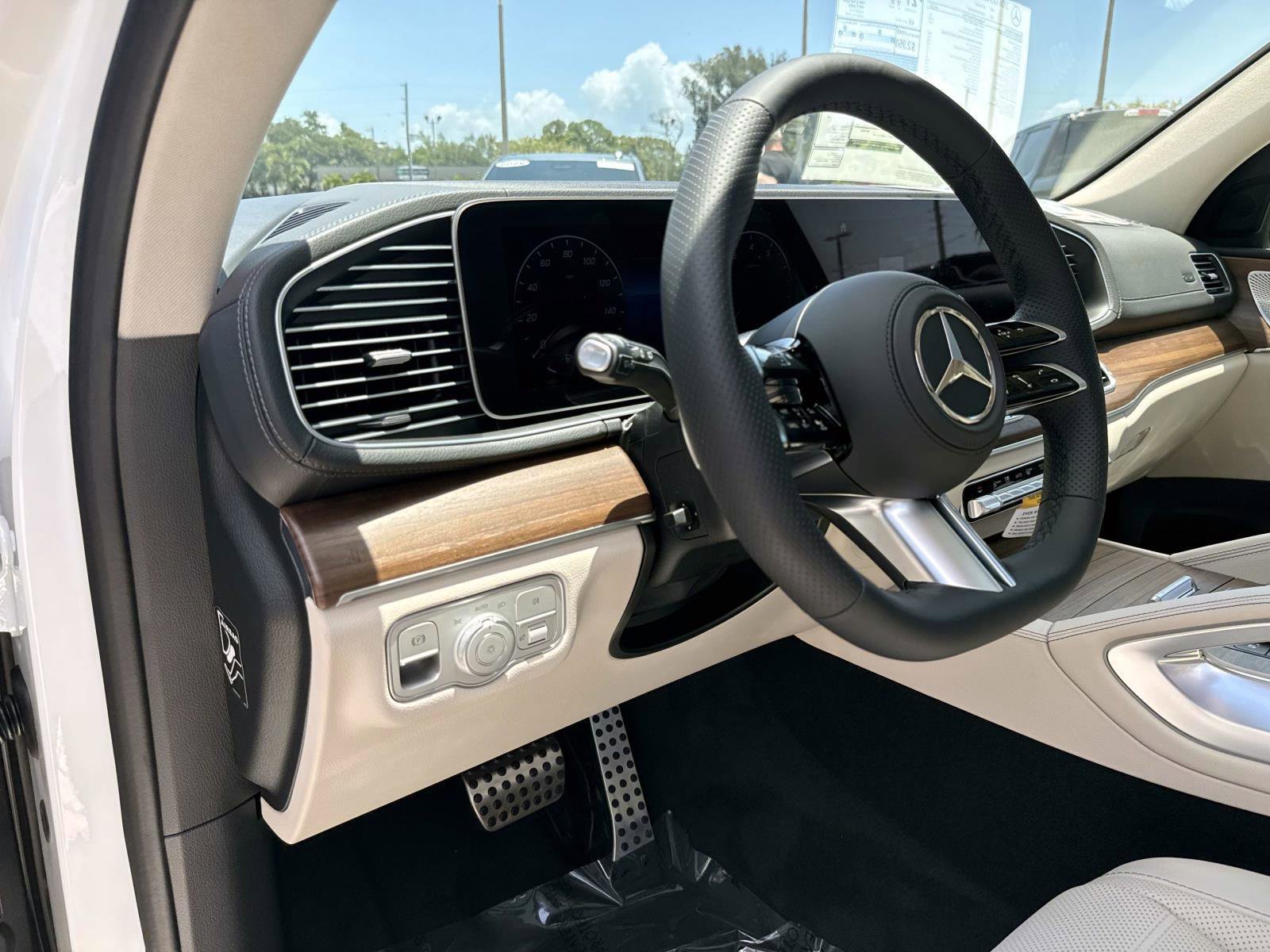 New 2026 Polar White Mercedes-Benz 450 4MATIC® SUV image 21