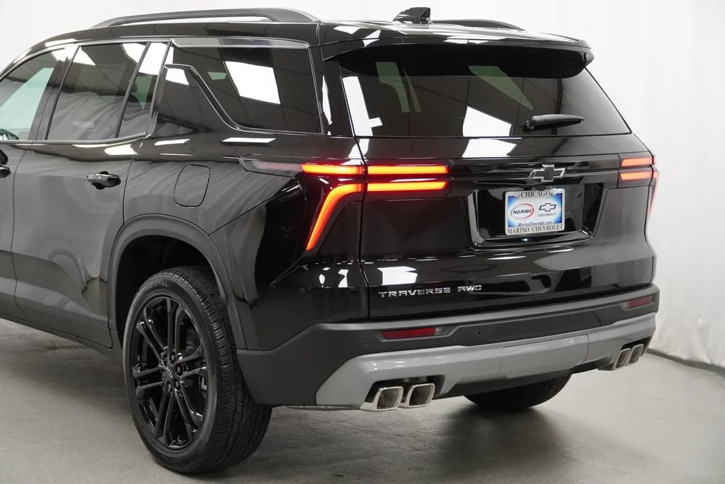New 2027 Mosaic Black Metallic Chevrolet LT image 37
