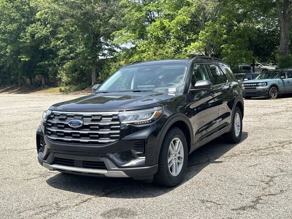 New 2026 Black Ford Active image 3