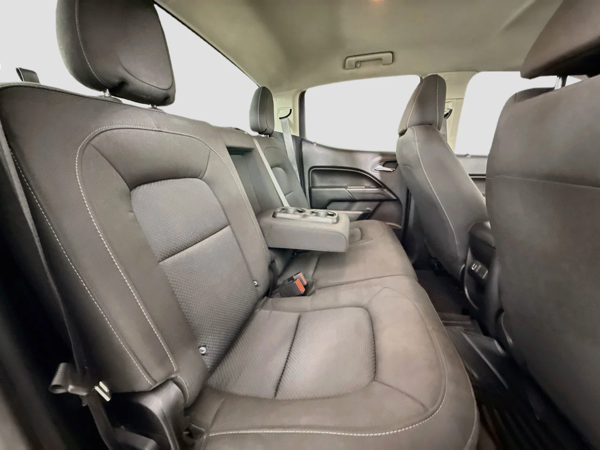 Used 2019 SHADOW GRAY METALLIC Chevrolet 2WD LT image 26