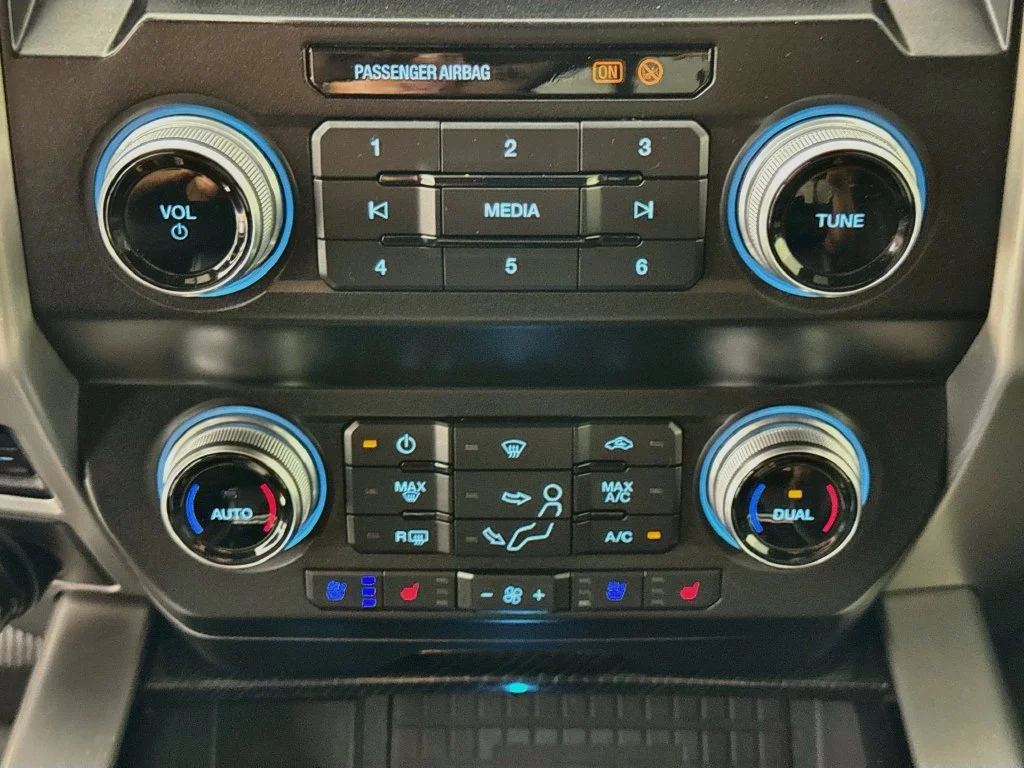 Used 2021 White Metallic Ford Platinum image 18