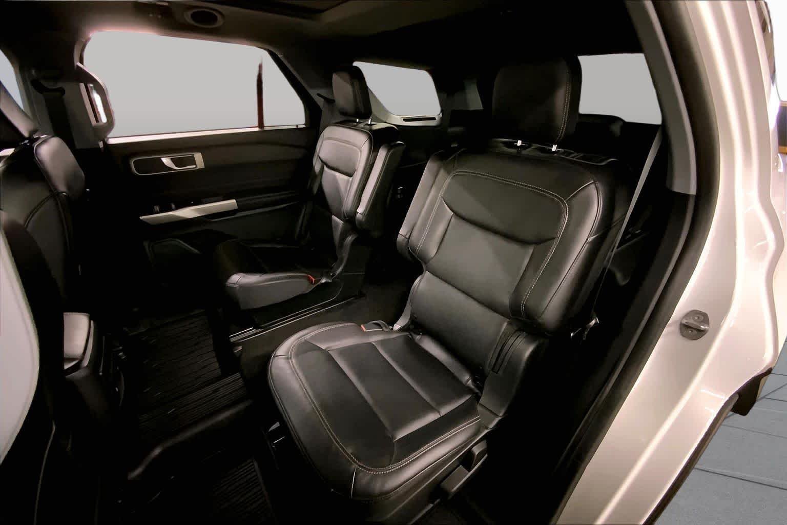 Used 2023 Star White Metallic Tri-Coat Ford XLT image 21