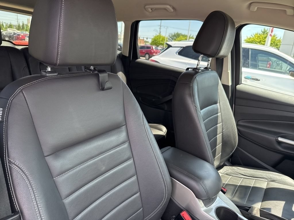Used 2013 White Platinum Ford SEL image 17