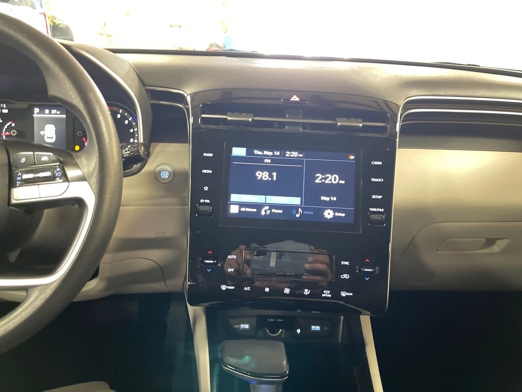 Used 2024 Black Hyundai SEL image 19