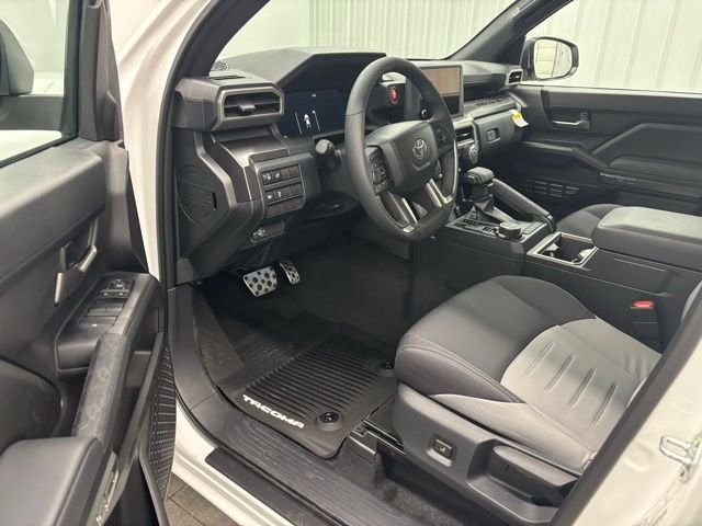 2025 Toyota Tacoma TRD Sport - Photo 10