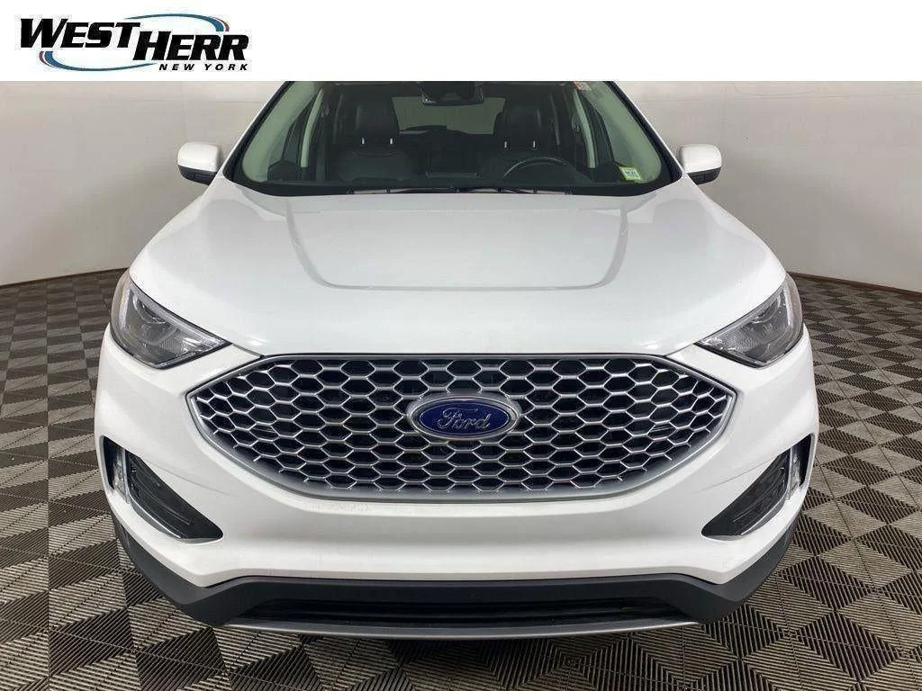 Used 2024 Oxford White Ford SEL image 23
