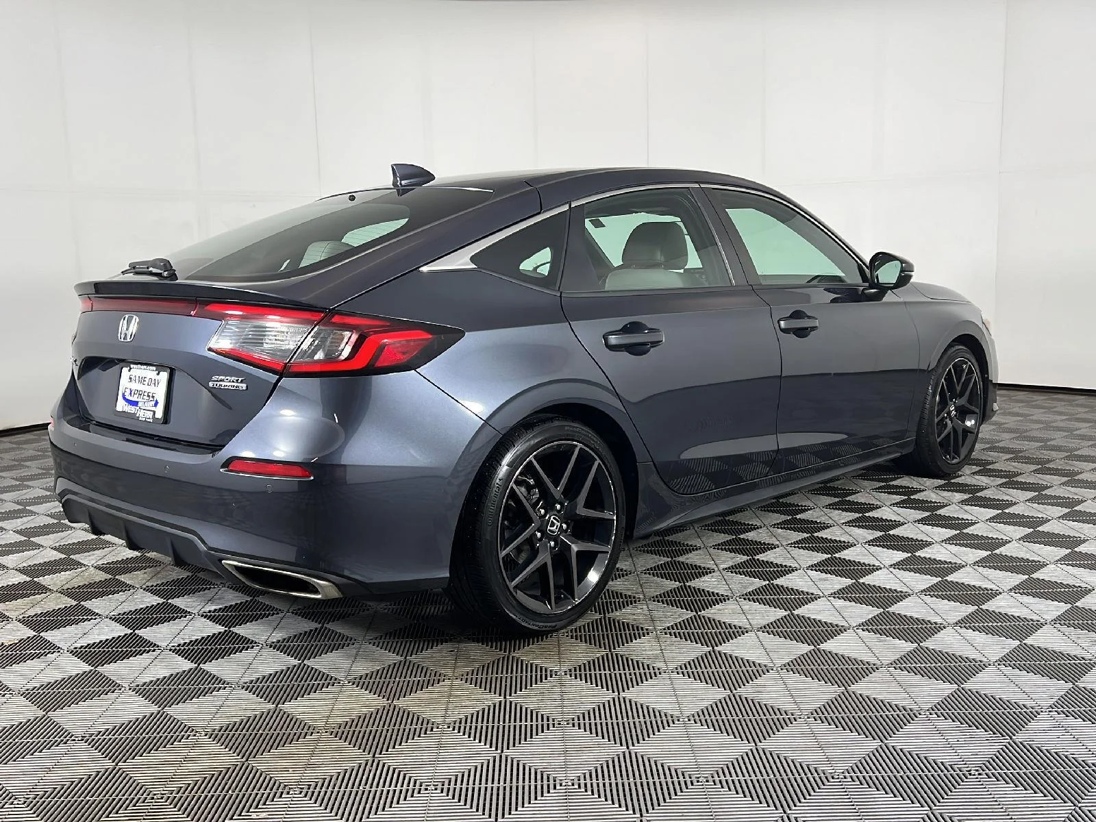 Used 2023 Meteorite Gray Metallic Honda Sport Touring image 5