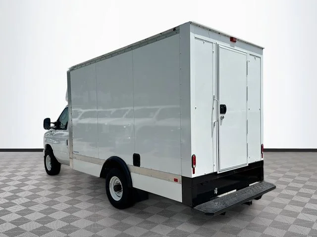 New 2025 Oxford White Ford 12