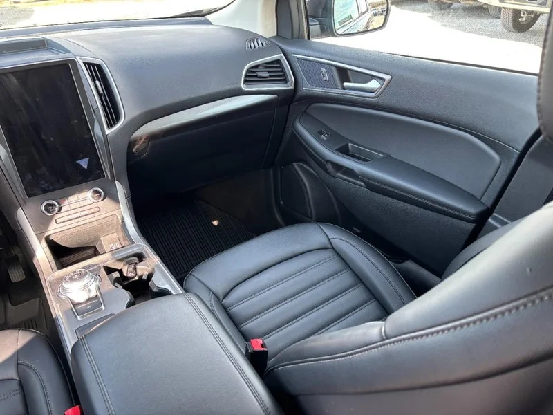 Used 2024 Black Ford SEL image 15