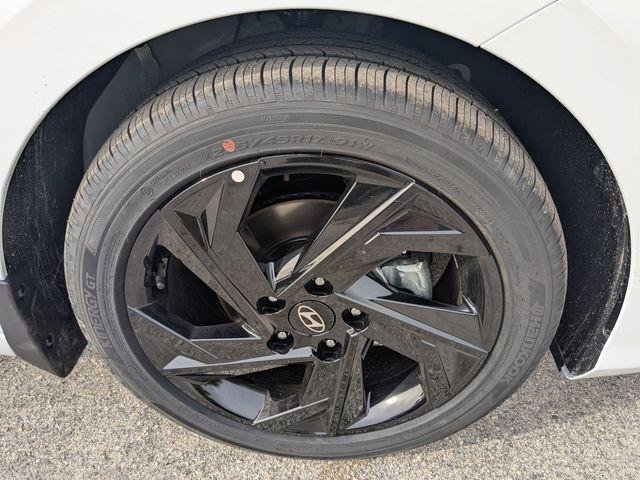New 2026 White Hyundai SEL Sport Premium image 10