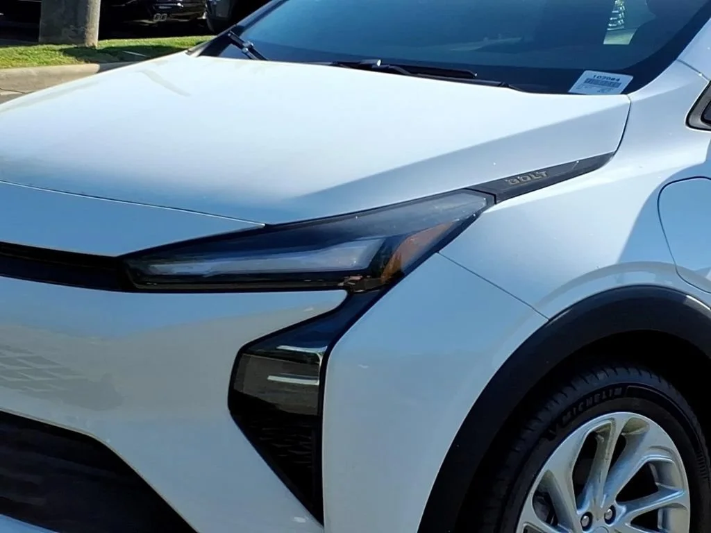 2027 Chevrolet Bolt LT - Photo 26