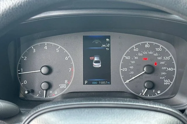 2025 Toyota Corolla LE - Photo 28