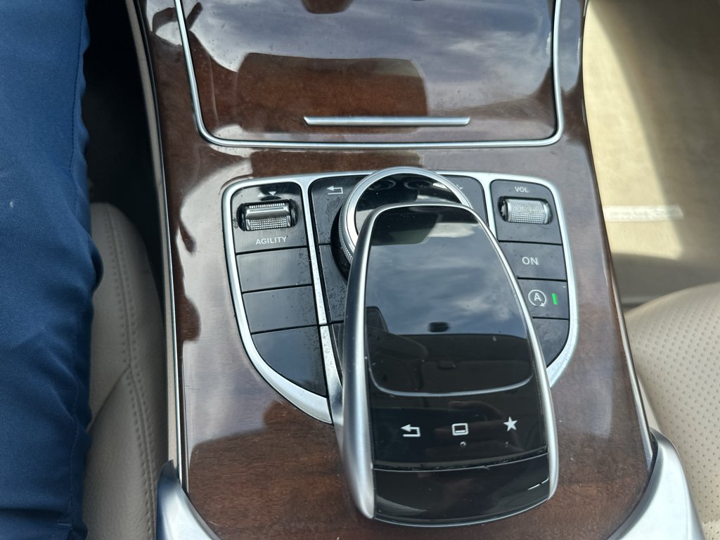 Used 2015 Steel Gray Metallic Mercedes-Benz Luxury image 20