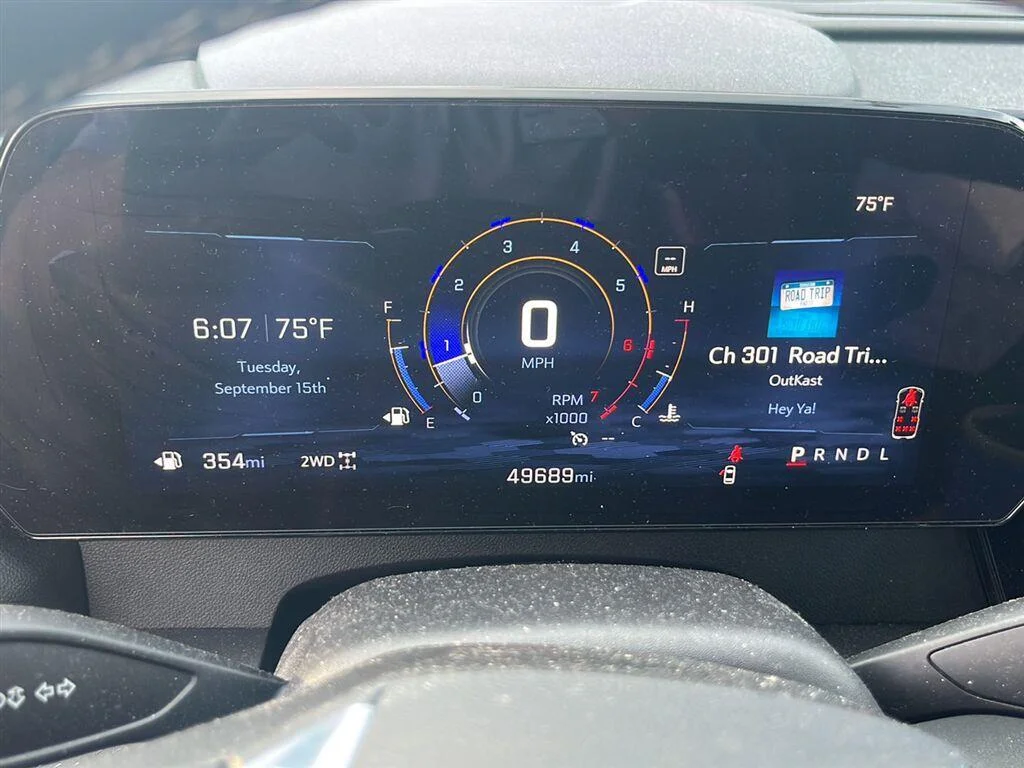 Used 2025 Lakeshore Blue Metallic Chevrolet LT image 13