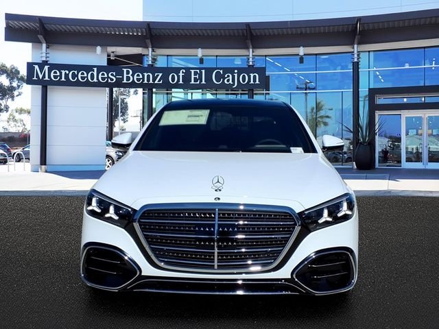 New 2027 White Mercedes-Benz S 580 image 2